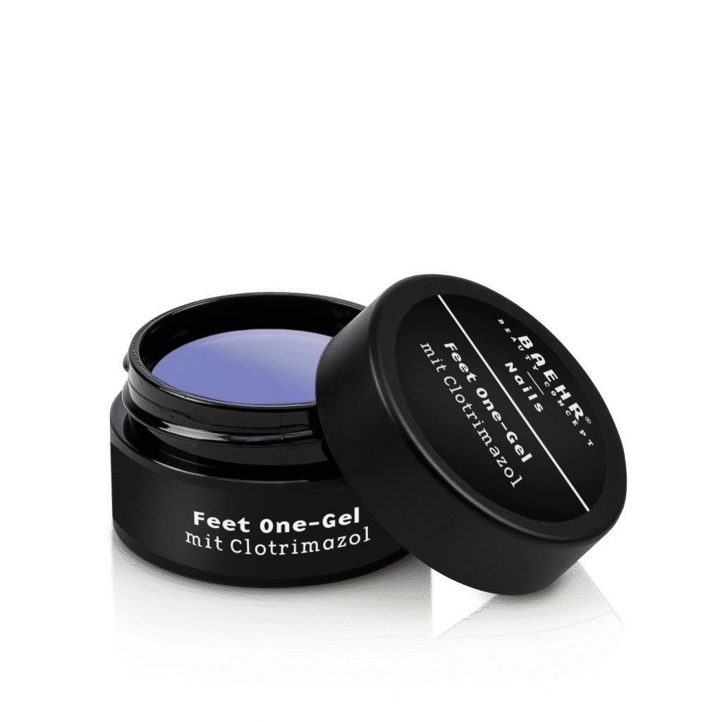 „Gel mit Clotrimazol“<br />
Ein Ein-Phasen-System, das speziell für die French-Fußzehennagel-Modellage entwickelt wurde, sich aber auch sehr gut für Fingernägel eignet.<br />
Das elastische Universal-Gel passt sich optimal an den Naturnagel an, sorgt für eine schöne Nageloptik und enthält Clotrimazol, einen Wirkstoff, der vor Pilzbefall schützen kann